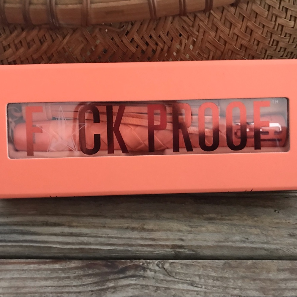 New JEFFREE Star FuckProof Mascara